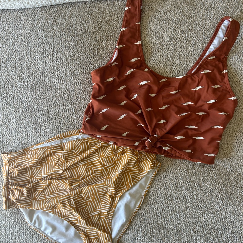 Coral Reef brand - Rust and Mustard Patterned Bikini Set (2 tops!)